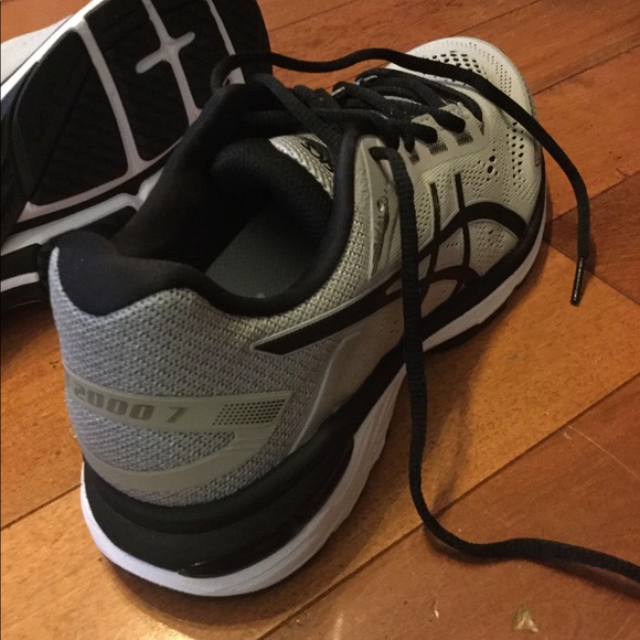 ASICS brand new shoes - Picture 2 of 6